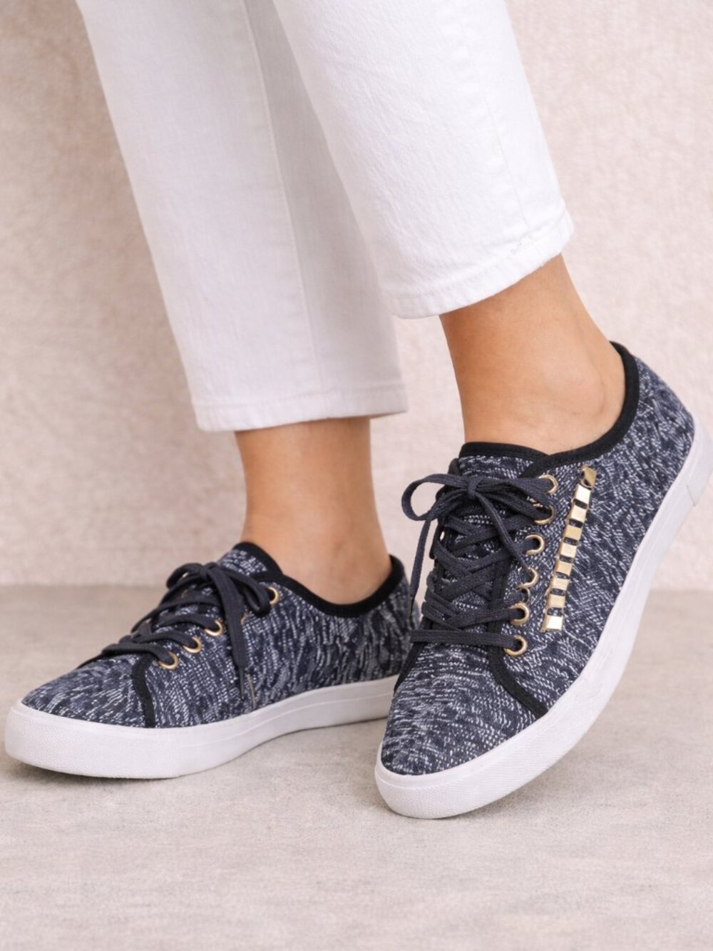 Jack Rogers Carter Denim Sneakers Blue Gold Lace Up Low Top 8.5
